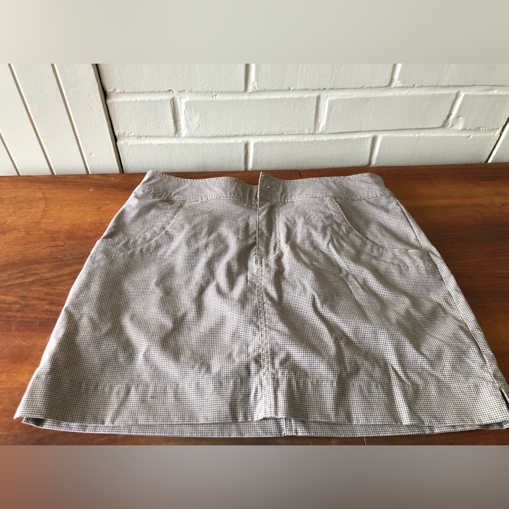 8$ Avia Beige Mini Skirt Chic and Versatile - S